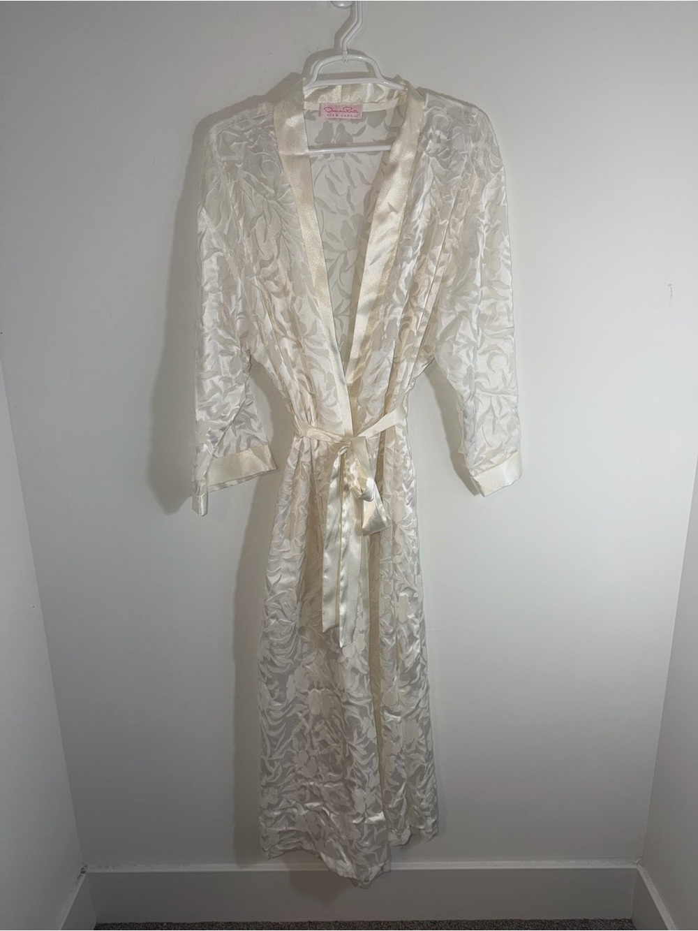 OSCAR DE RENTA Vintage Satin-Trim Ivory Sheer Robe